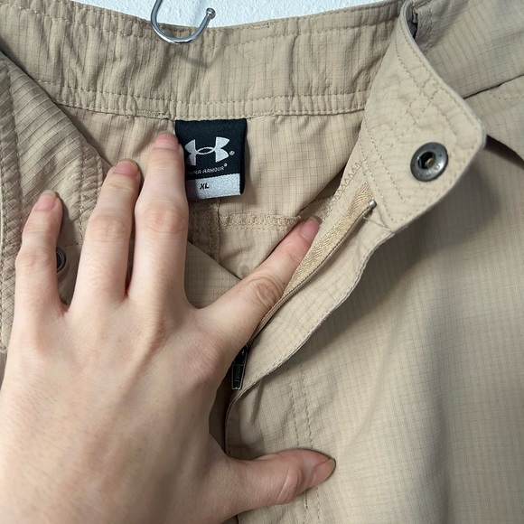Like New Men’s Under Armour Tactical Cargo Pants XL - Picture 4 of 10